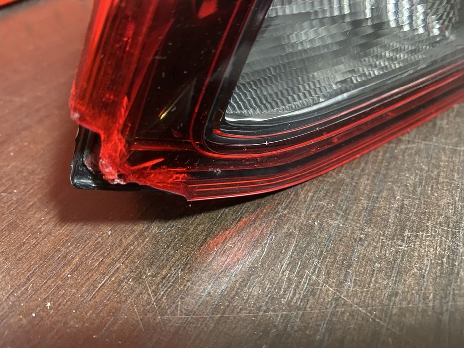 Stop dreapta Peugeot 301 an 2012-2017 cu defect