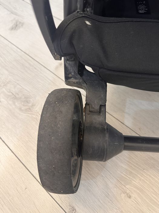 Продам коляску anex air z