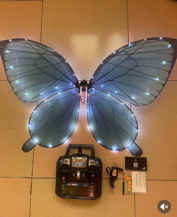 Дрон летающий бабочки