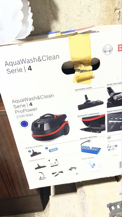 Перяща прахосмукачка Bosch AquaWash&Clean Серия 4, модел BWD421POW