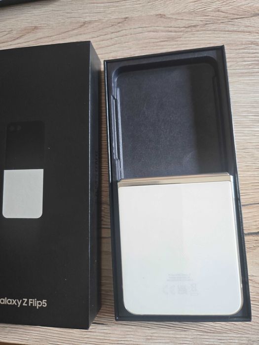 Samsung Zflip 5 без забележки