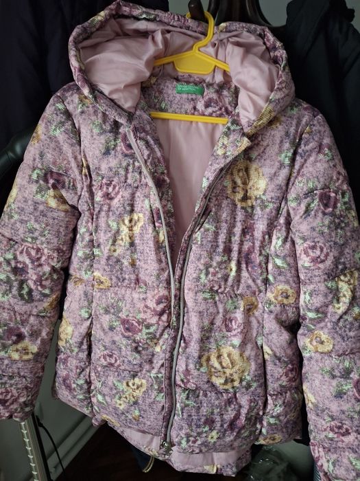 Vand jacheta Benetton 1o-11 ani.