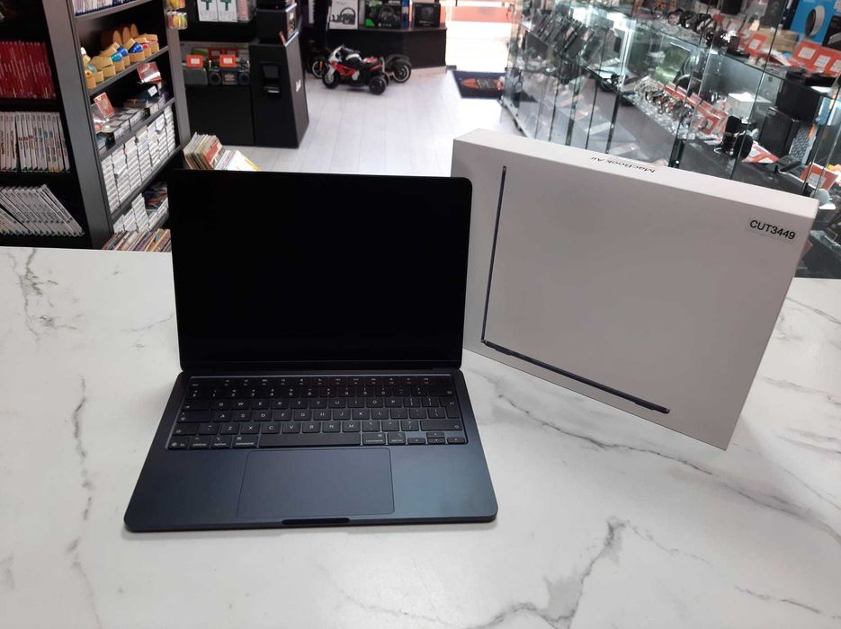 Used Products Bucuresti/Apple MacBook 13 Inch, Procesor M5, 10 Nuclee CPU, 16Gb RAM, SSD 512Gb,18 Cicluri de incarcare, Baterie 100%/ GARANTIE 12 LUNI