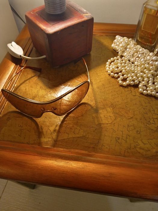 нестандартна арт масичка,нощно шкафче