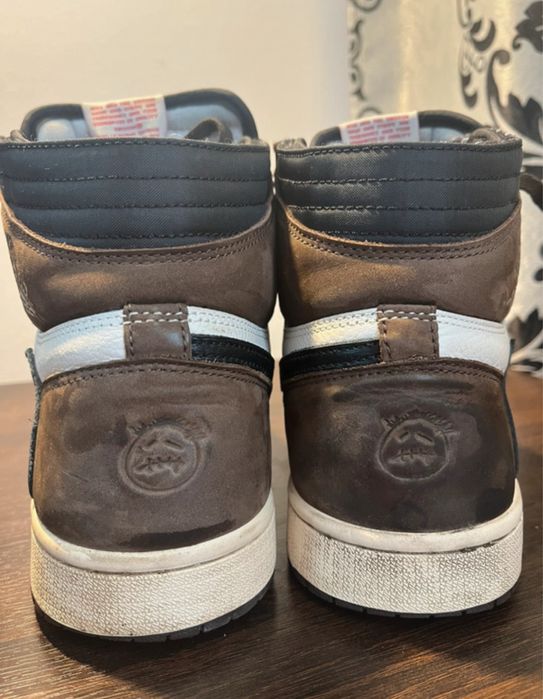 Jordan 1 travis scott