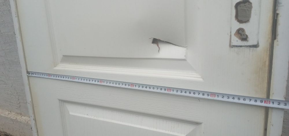 Продам двери б/у