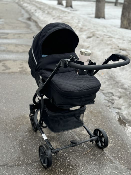 Коляска в комлекте с автолюлькой tomix