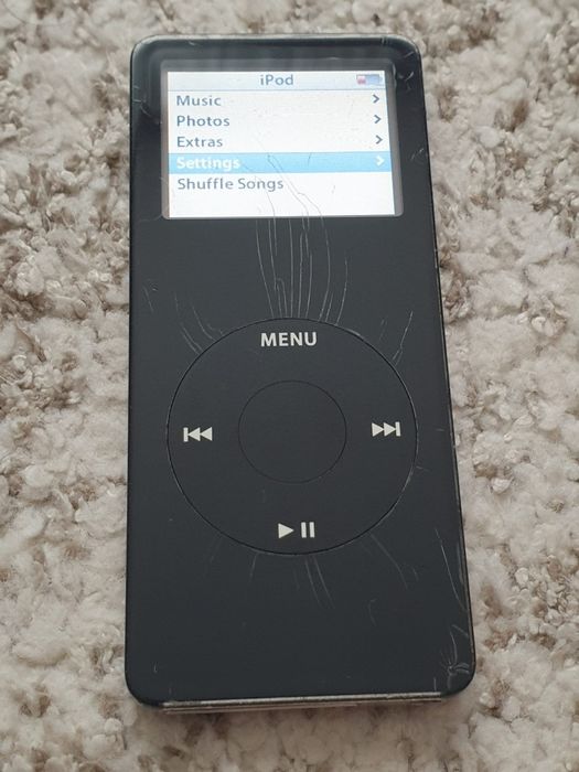 Vând Apple iPod Nano.