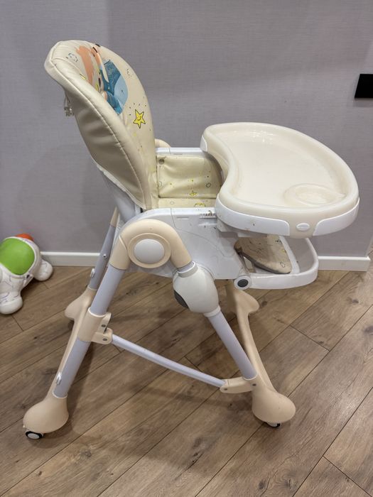 Продаю стол для кормления