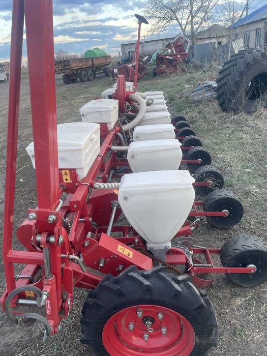 Продам сеялку веста упс 8
