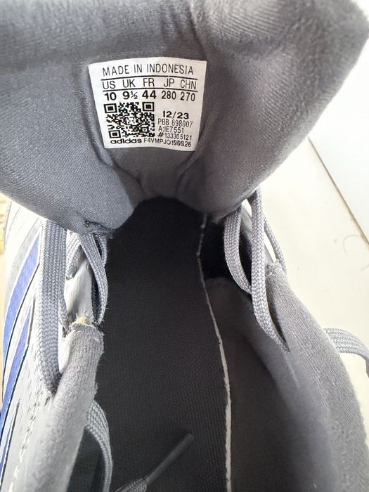 Срочно продам футзалки Adidas