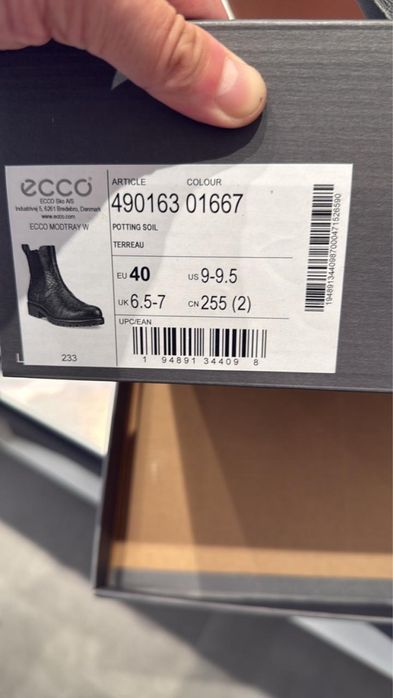 Продам новые ботинки ECCO, 39-40 размер