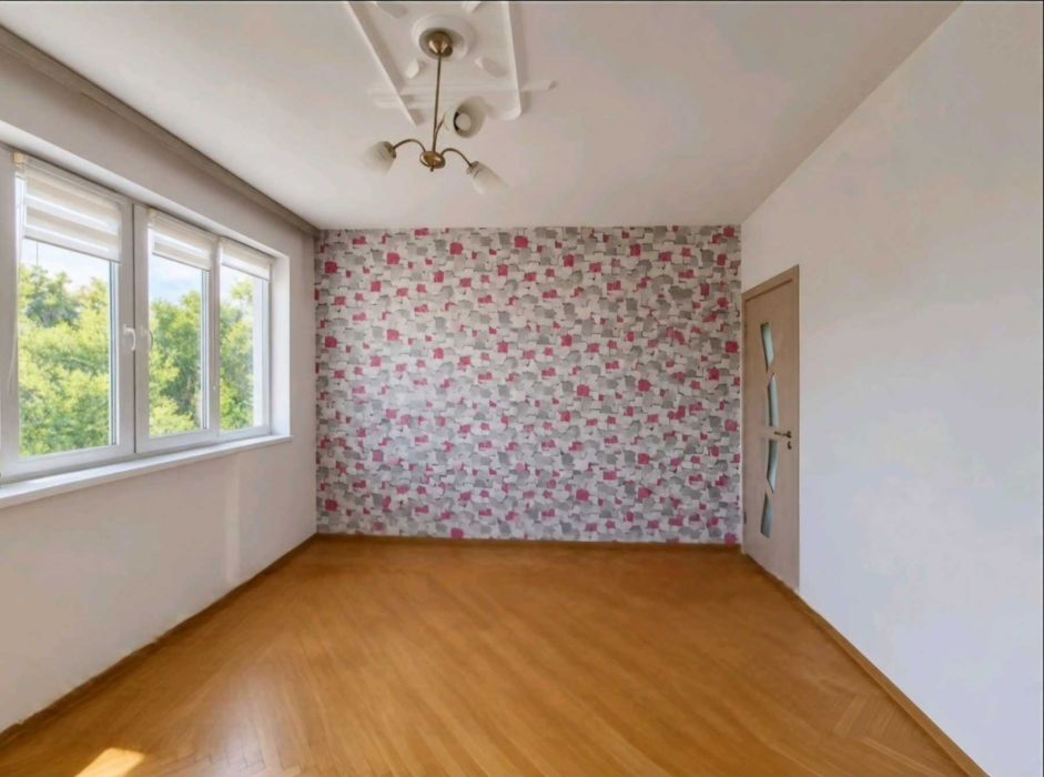 Продава се Тристаен апартамент в Стара Загора, Център - 65 кв.м за 1154 €/кв.м - Снимка #2
