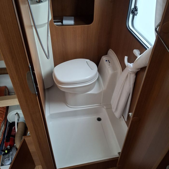 Продавам Карвана .