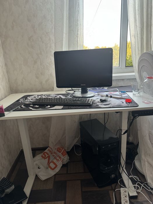 Стол элоктроника