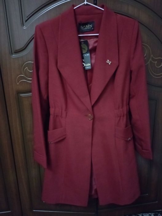Продаю абсолютно новый  турецкий костюм.От бренда SASIN.