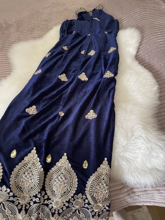 Традиционна дълга официална рокля