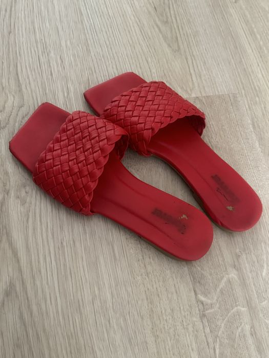 Продам сандали 500