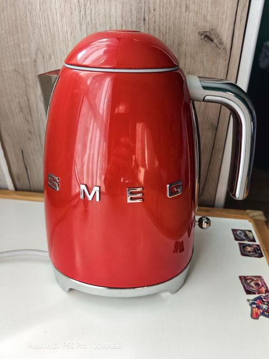 Smeg електрическа кана