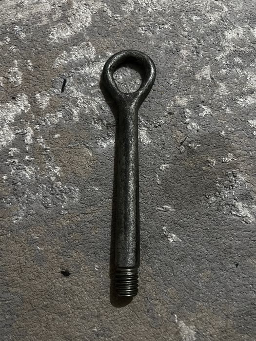 Буксировочный крюк на рх хайландер камри