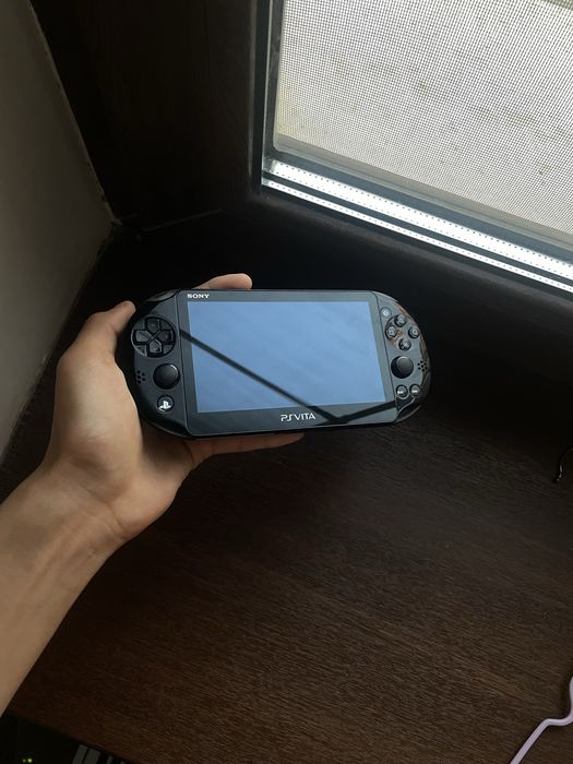 Ps vita 2000 (slim)