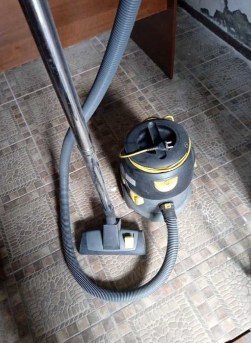 Продам пылесос Karcher T 10/1  (профессиональная серия)
