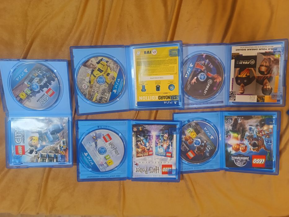 Vând jocuri PS 4 stare impecabilă,fără zgârieturi