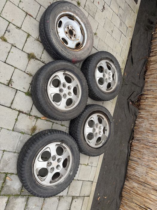 Vând anvelope de iarnă cu jante pentru Mitsubishi Pajero Pinin
