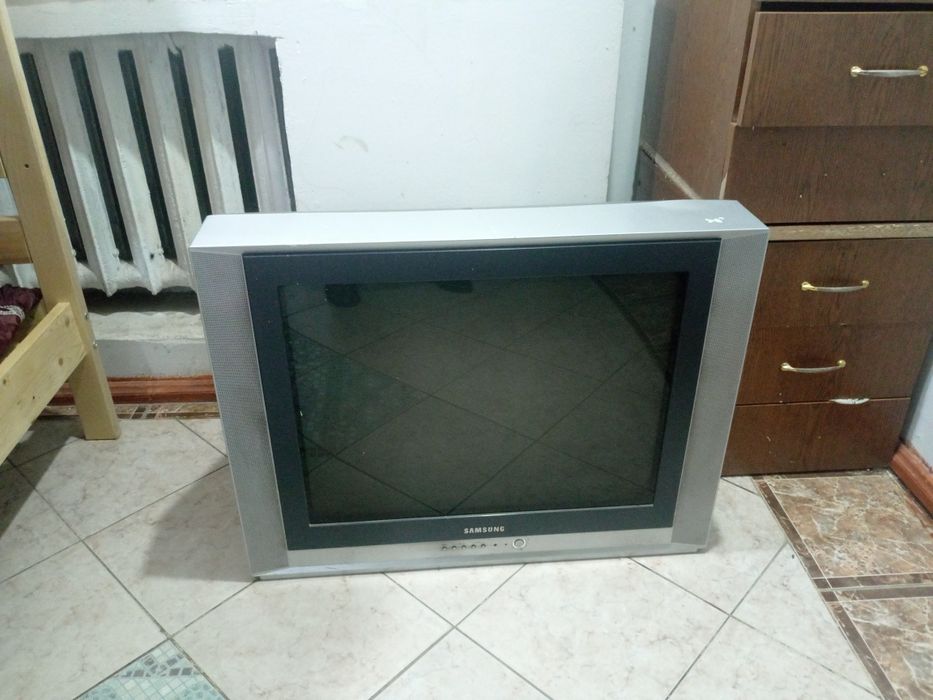 Продам телевизор 10 тыс