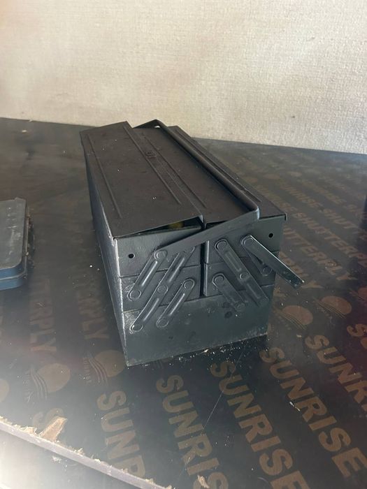 Метален Куфар за инструменти лот с малко гидоре комплект