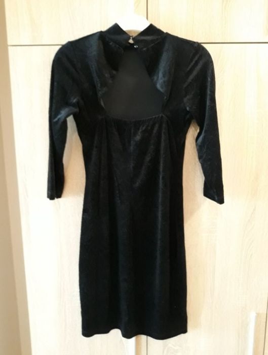 Официални Рокли по 10лв