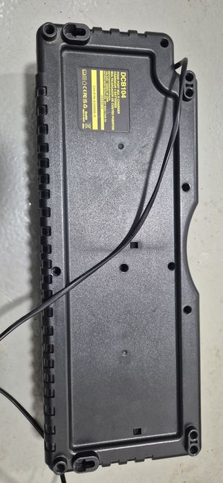 Зарядное устройство Dewalt