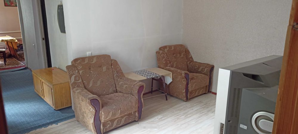 СРОЧНО! Своя — 2х-комнатная квартира с двориком у метро Космонавтов