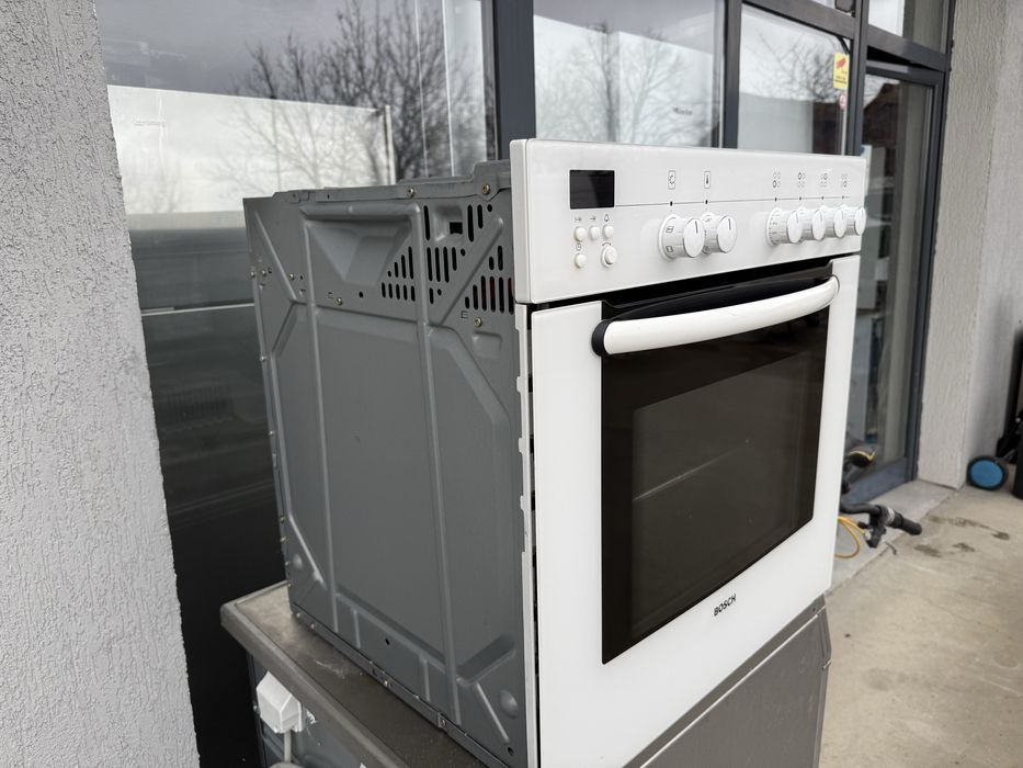 Фурна за вграждане Bosch+ керамичен плот