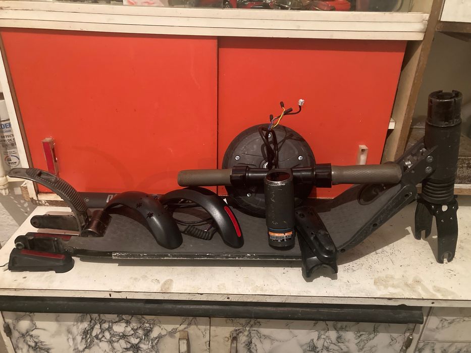 Dezmembrare trotineta Ninebot ES2