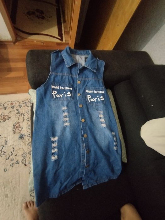 Ветровка с капюшоном..