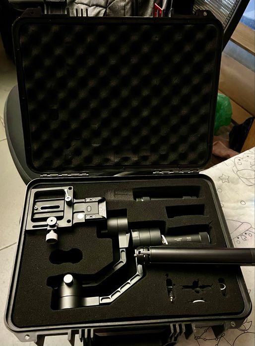 Zhiyun Crane Gimbal V1 продавам