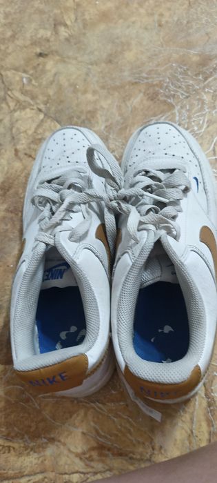 Кроссовки nike белые