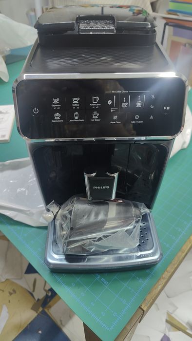 Кофемашина Philips EP3241/50. Б/у