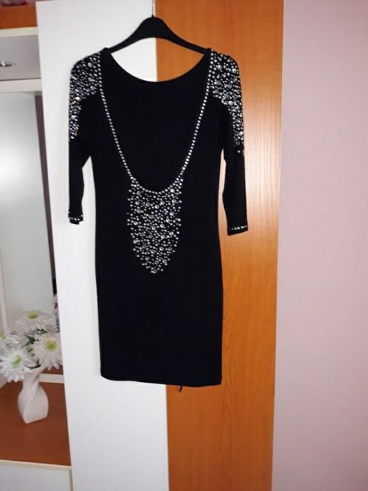 Малка черна рокля