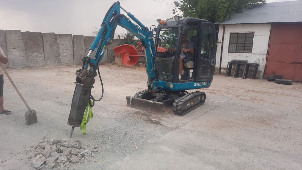 Miniexcavator/Picon/Transport Basculabil de inchiriat