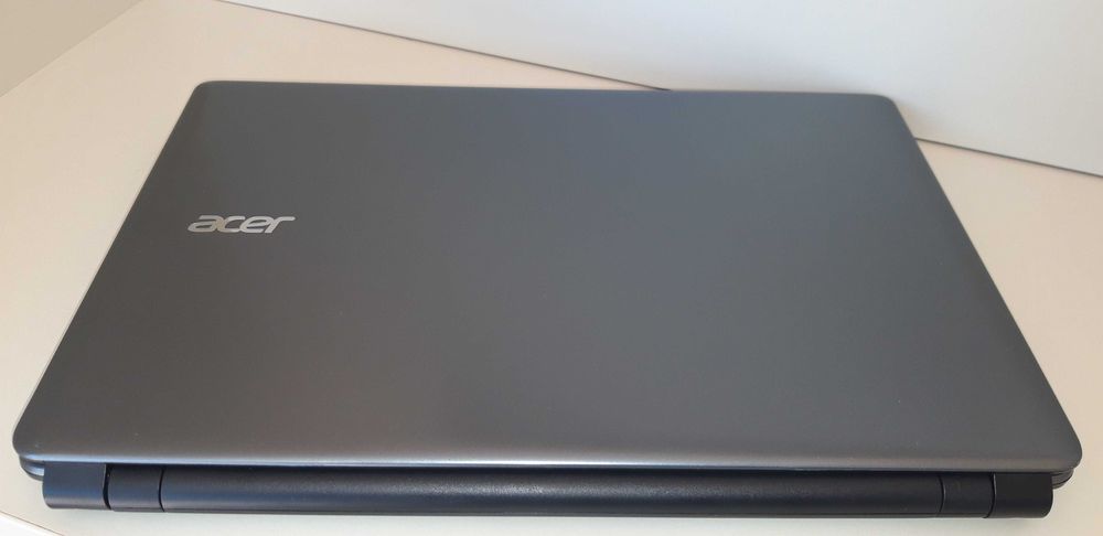 Продавам лаптоп ACER  Aspire  E1