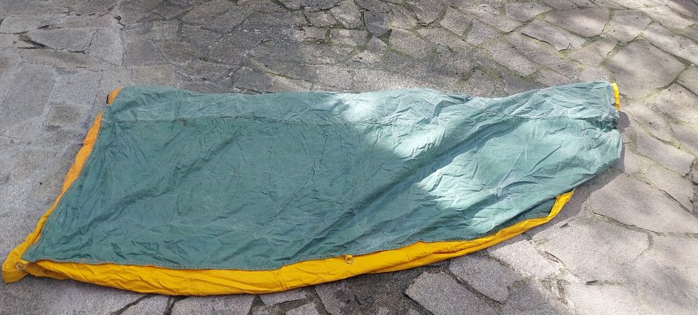 Продавам двуместна запазена палатка