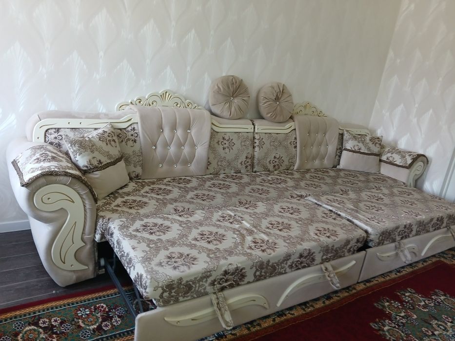 Продаю диван в отличном состоянии
