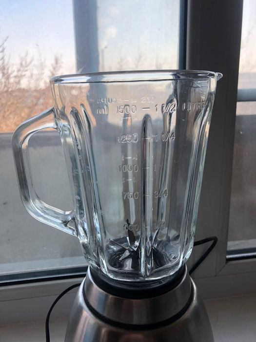 Продам блендер LG