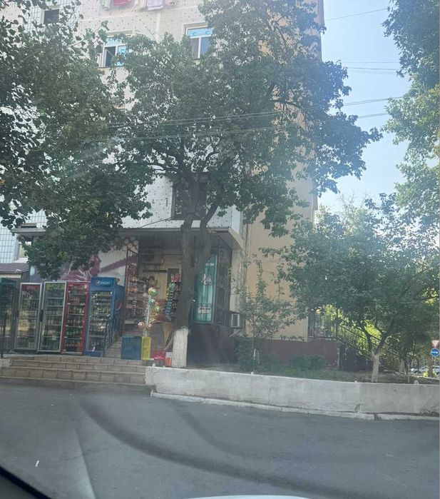 Yunusobodda 45 kv.m do'kon, 1-qavat burchak, arendatori bor