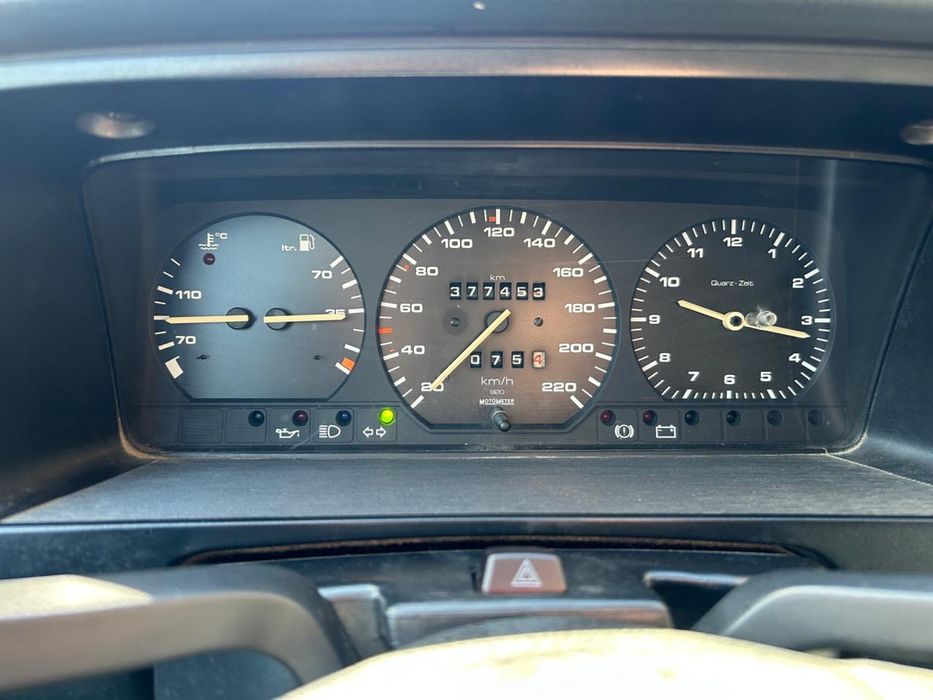 Машина Volkswagen Passat,