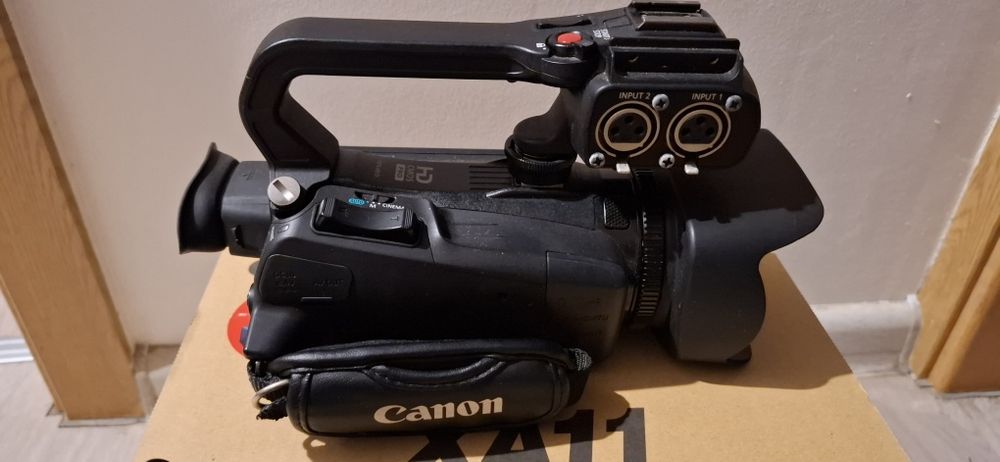 Camera video profesionala CANON