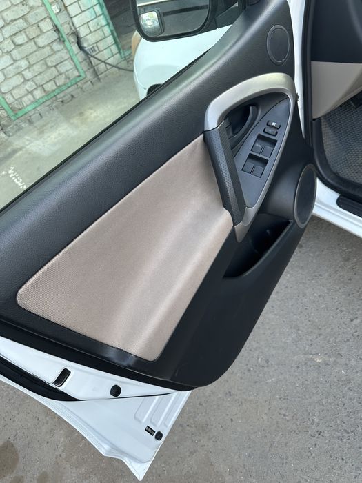 Rav 4 toyota продам