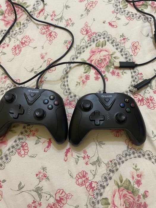 Vand ps3 slim cu 2 manete